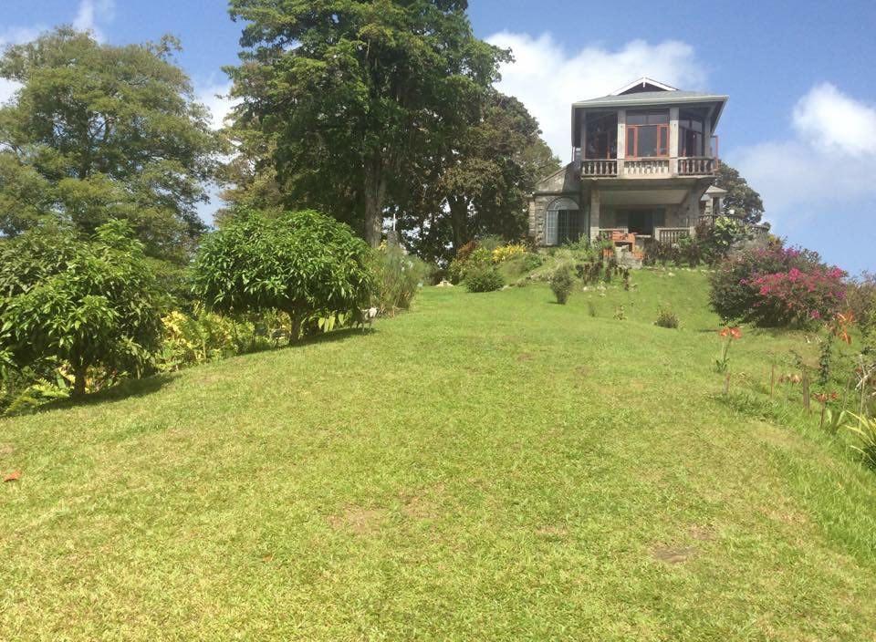 Mahogany Ridge Hotel Arouca ภายนอก รูปภาพ